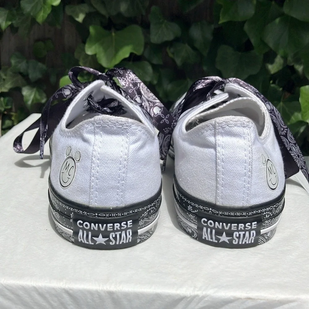 Converse X Miley Cyrus Chuck Taylor All Star Low Sneakers In White Black Bandana - Picture 5 of 10